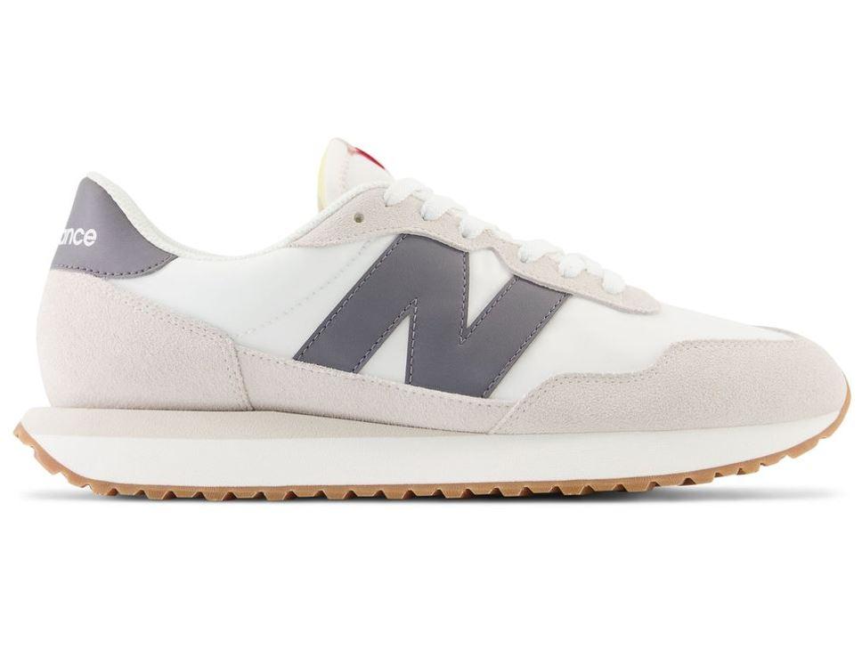 Kasut new balance, hadiah untuk wanita, idea hadiah untuk wanita